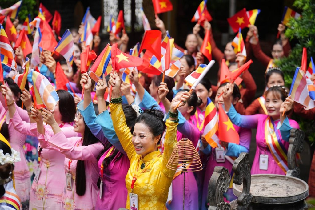 nha vua thai lan tham chua quan su_nguoiphattu.com21.jpg